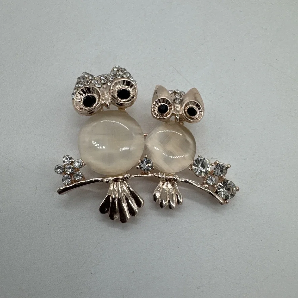 Vintage Owl Brooch Pin Double Owl Cat's Eye Glass Rhinestone Rose Gold Tone